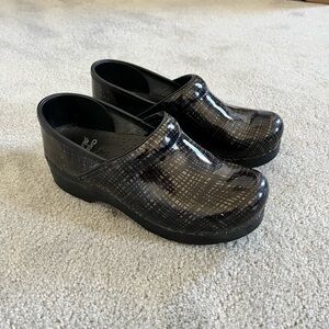 Women’s Danskos Size 38